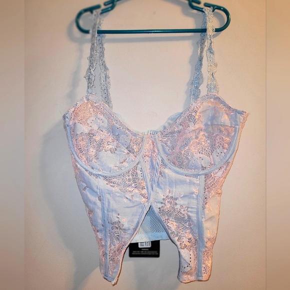 🆕️ PLT Blue Lace Detail Split Front Cami Top Bustier PrettyLittleThing - Medium - Picture 1 of 6